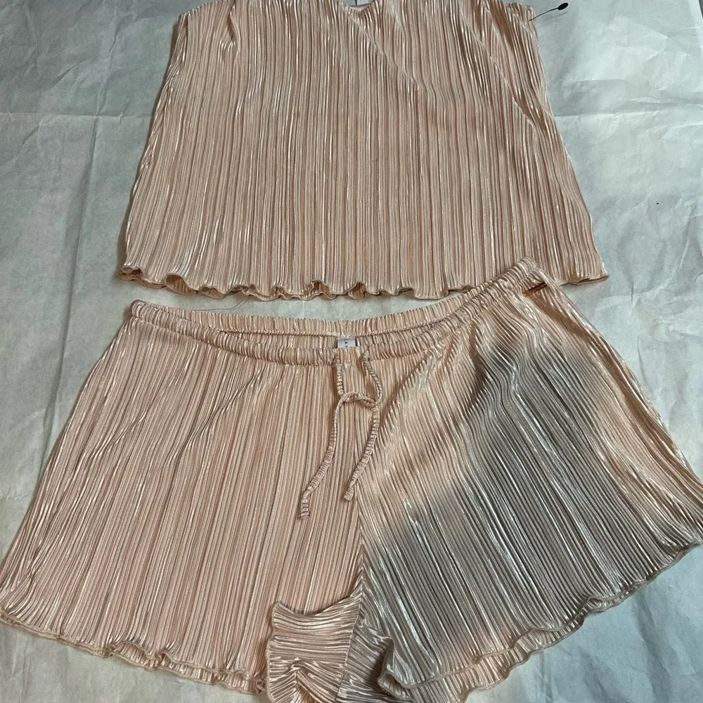 Danskin Blush Pleated Cami Top - Image 3