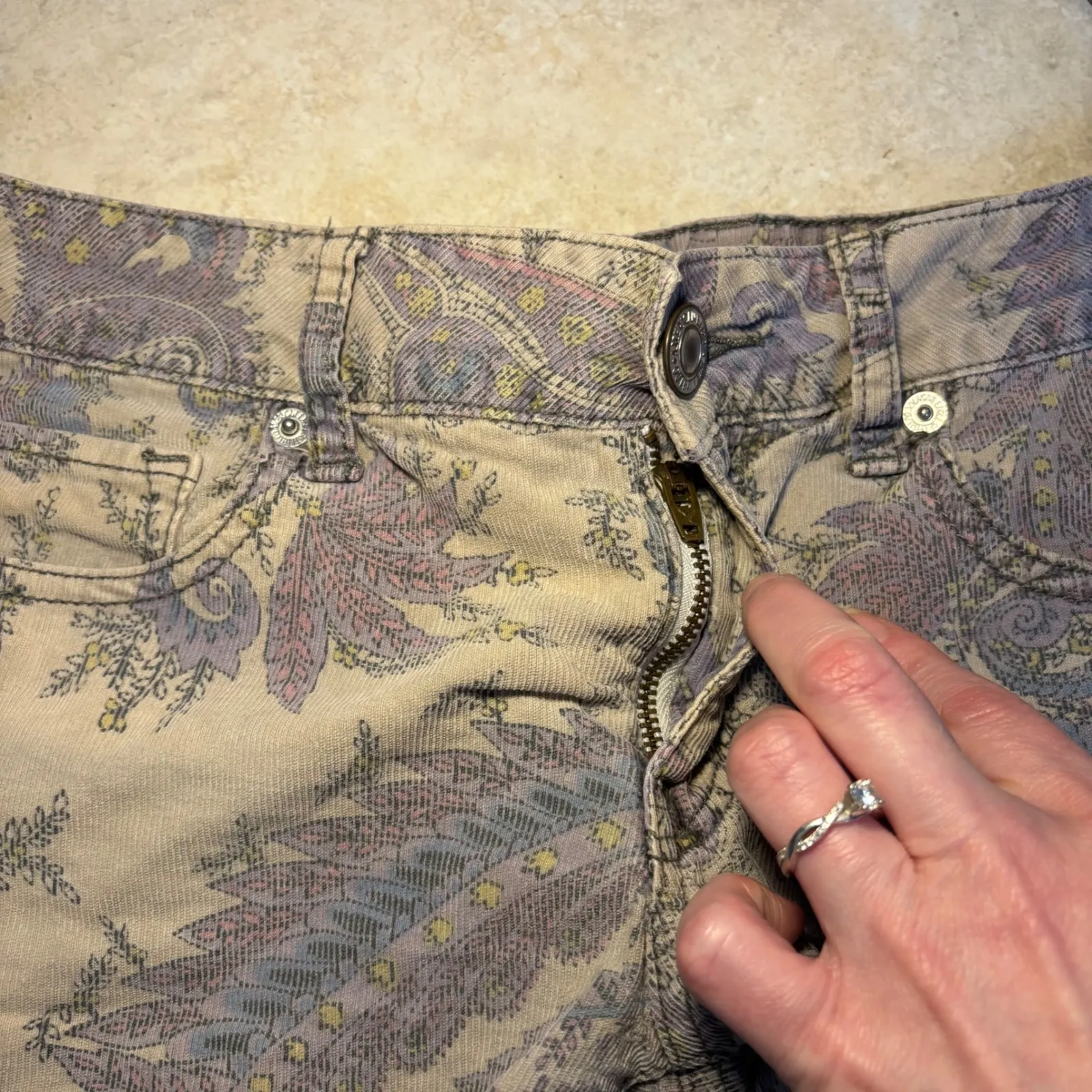 American Eagle Outfitters Corduroy Paisley Cutoff Shorts Women 6 Low Rise Cutoff - Image 8