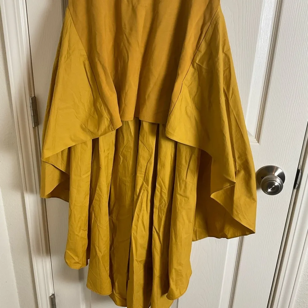 English Factory Size XSMALL top  has a high-low hemline NWT - Image 5