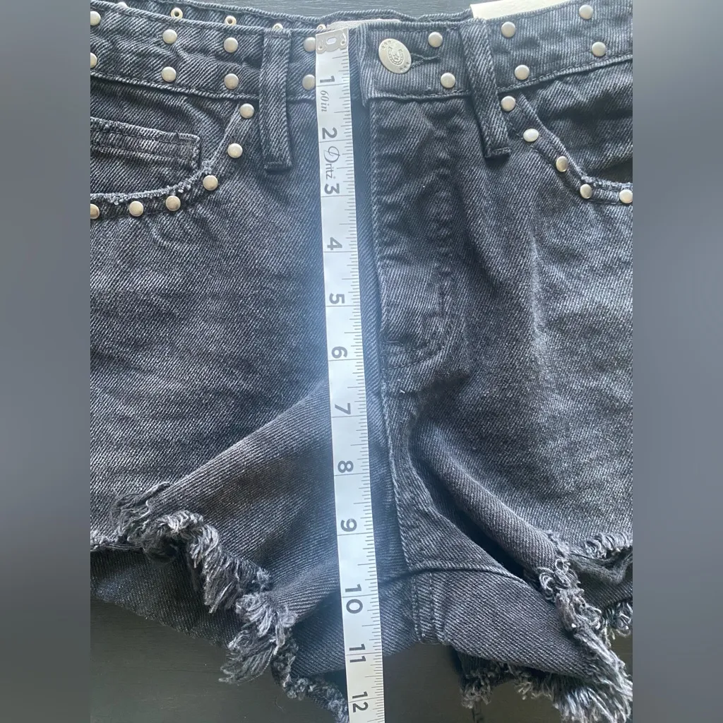 Austin Landing Studs High Rise Black Med Wash‎ Distressed Denim Shorts Size 5/27 - Image 4