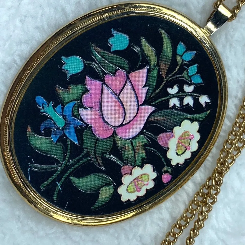 Avon Florentine Painted Oval Flower Pendant Necklace Vintage Gold Tone Framing - Image 2