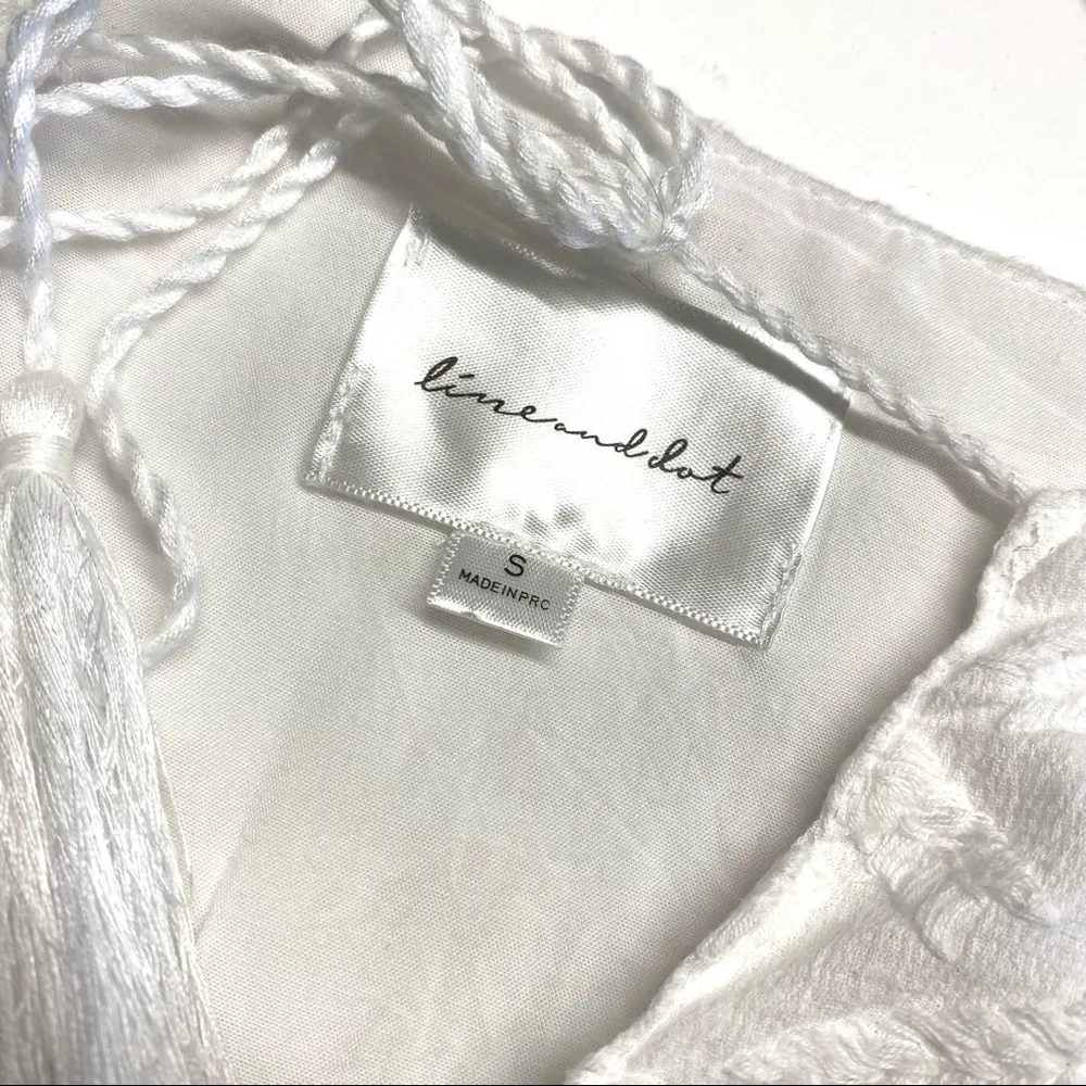 Line & Dot Textured Tie-Neck Cropped Top - Image 6