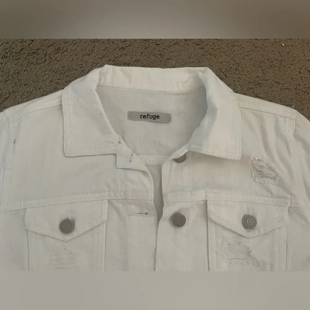 Refuge White Distressed Denim Jean Jacket, Size M - Image 4