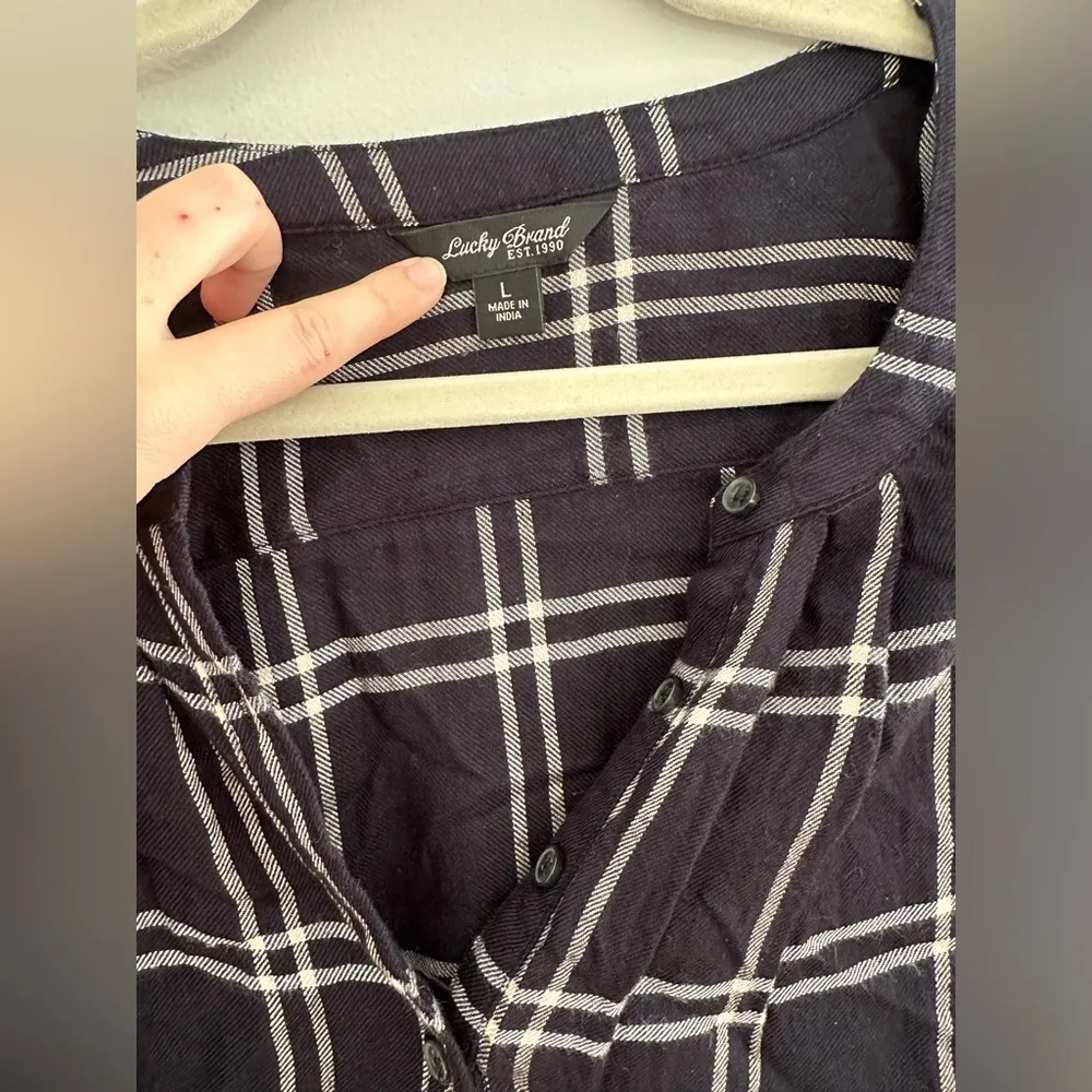 Lucky Brand Black and Navy Plaid Button Up // Size Large - Image 5