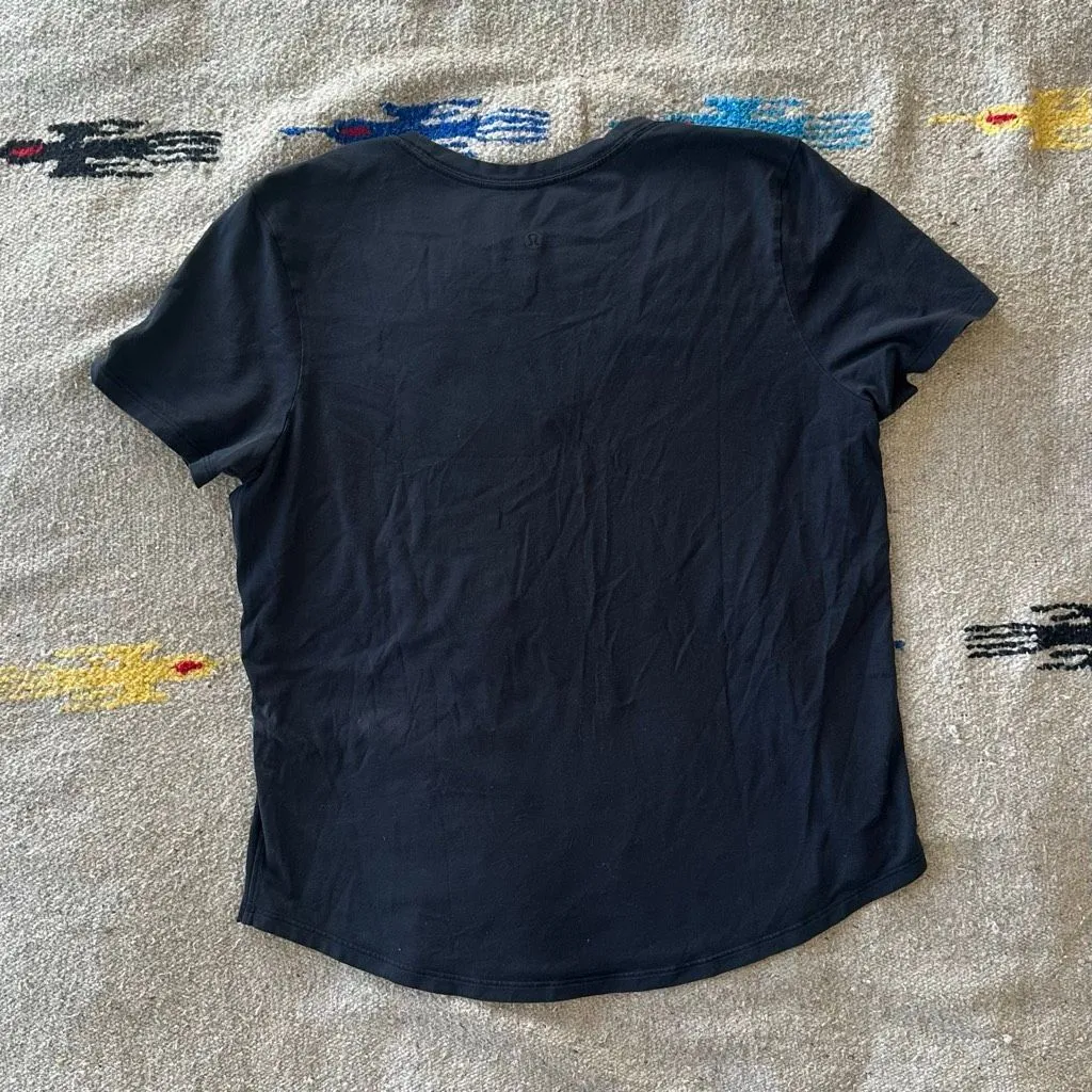 Lululemon Love Tee V-Neck in Black Size 10 - Image 4