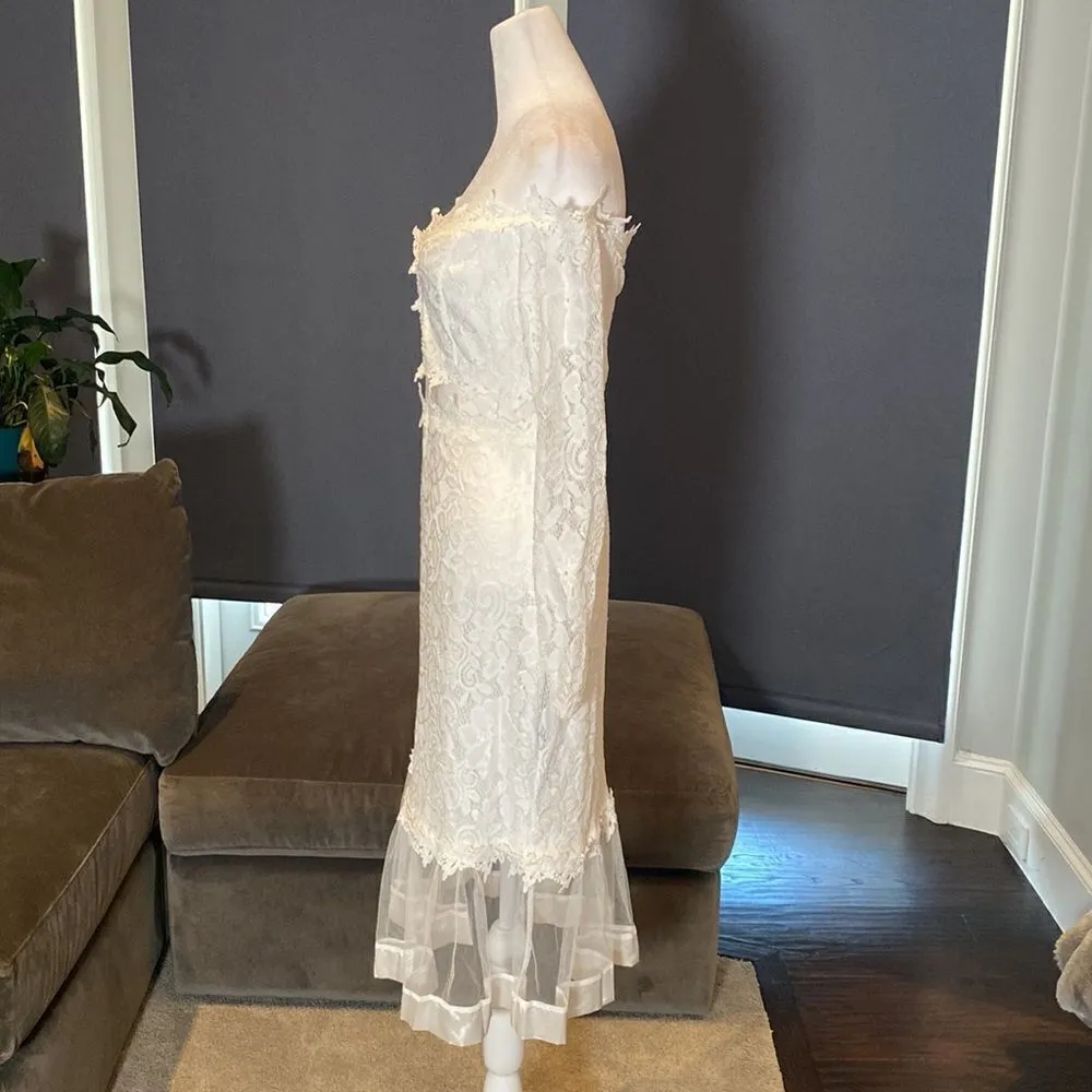 Women’s Long Sleeve Lace Dress with Sheer Areas Size L NWOT Size L - Image 6