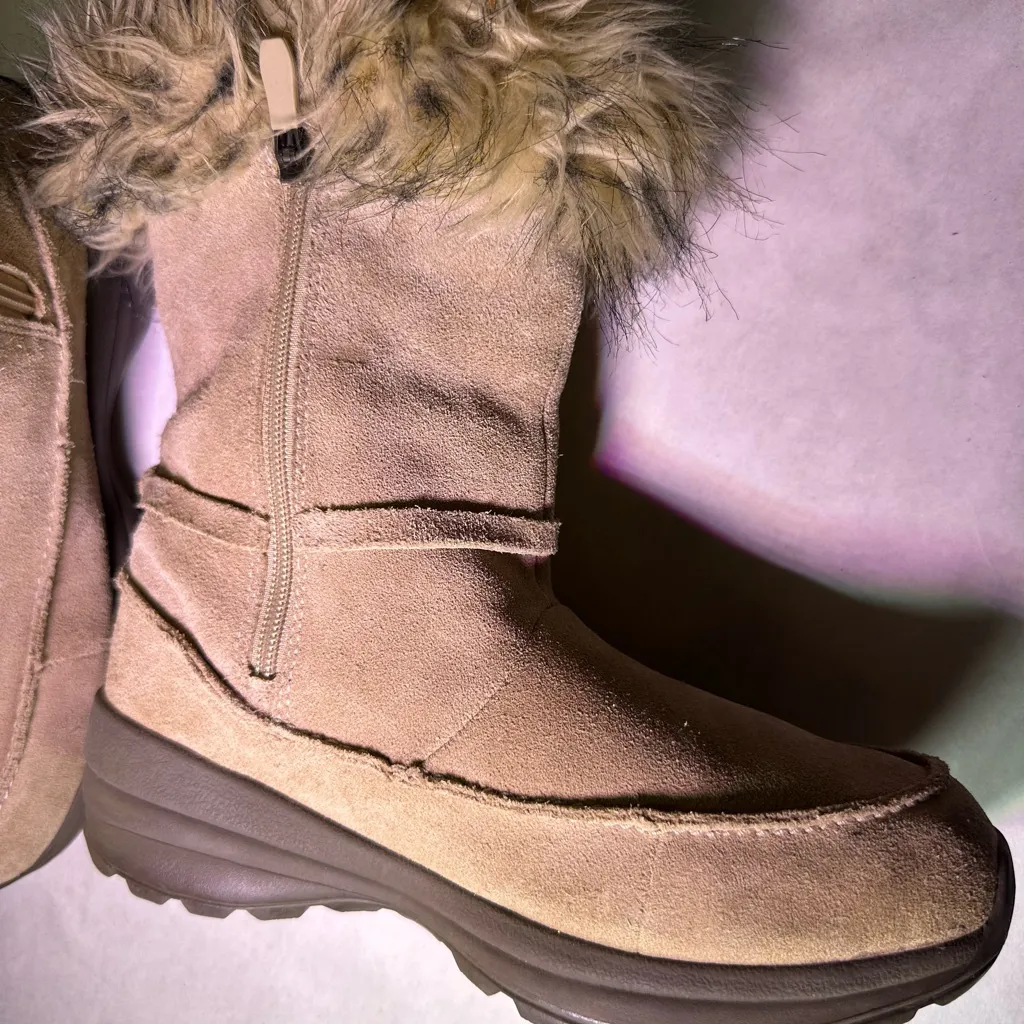 Sorel Tan Winter Boots with Fur Trim - Image 14