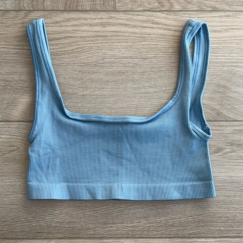 Aritzia  TnaBODY Ribbed Set - Image 4