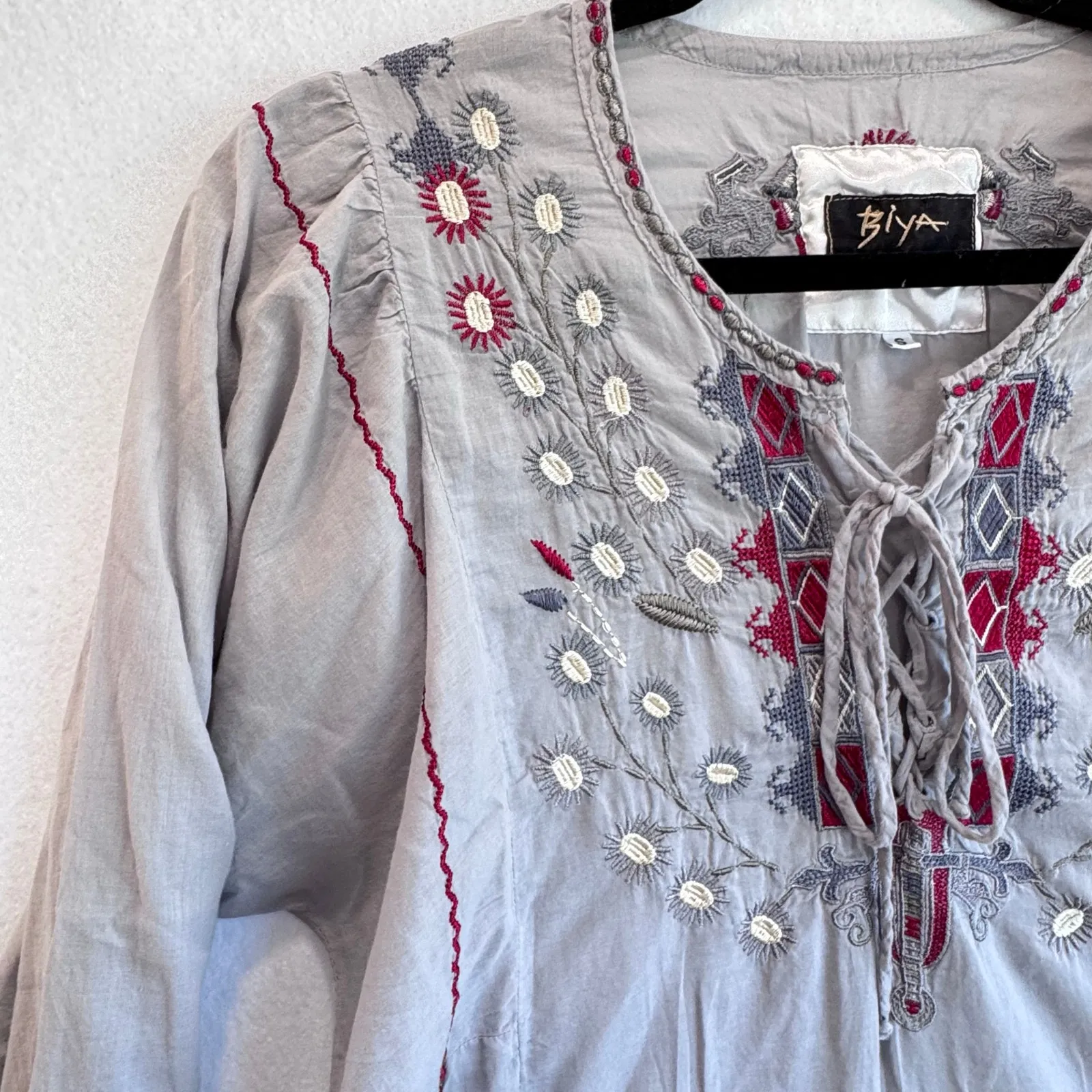 Johnny Was Biya Embroidered Gray Tunic Top Boho Peasant Blouse Small floral - Image 5