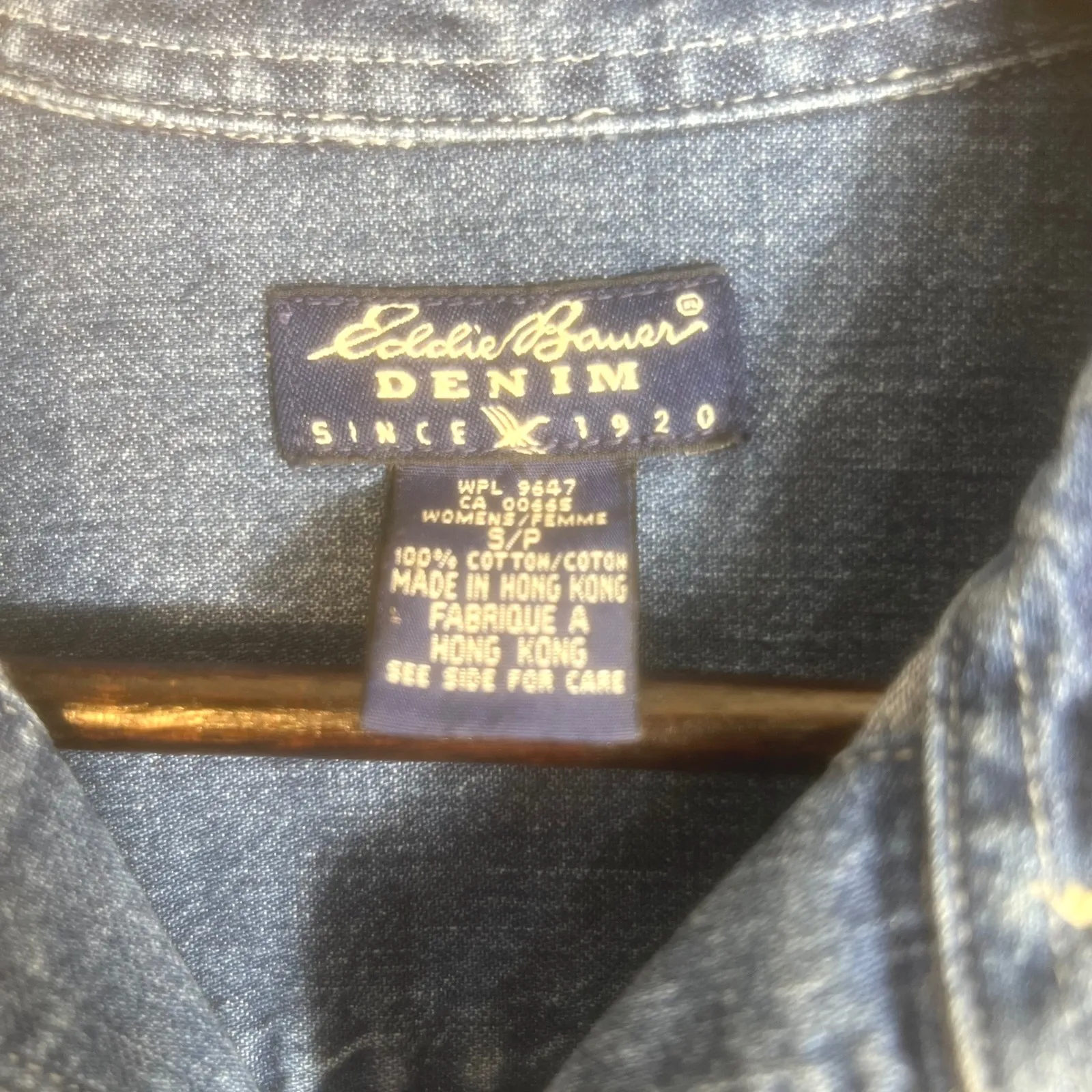 Vintage Eddie Bauer Denim Shirt Women's Small Birdhouse  Embroidered Long Sleeve - Image 4