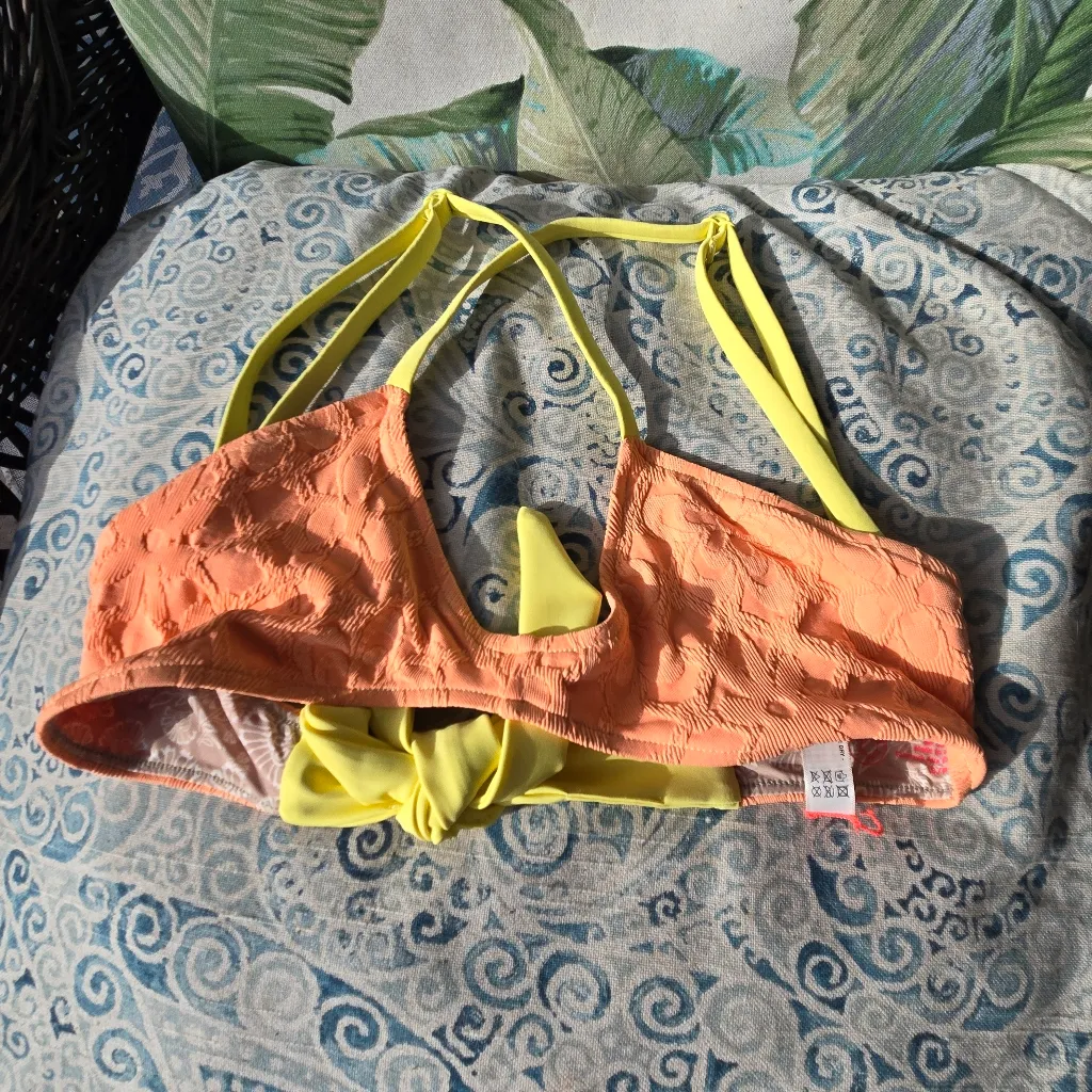 Free People Beach MISTY BAYSIDE CROP Neon Orange Floral Bikini Top Swimwear S - Image 4