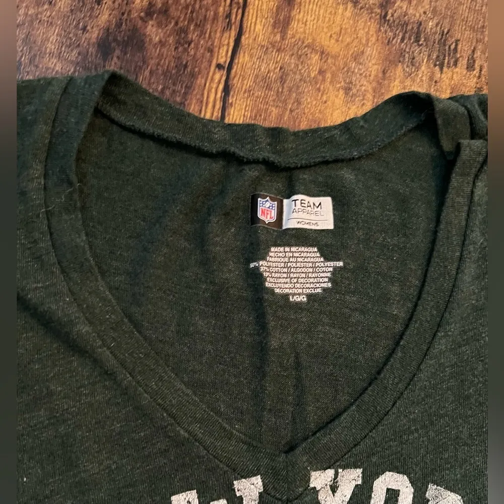 NFL | TEAM APPAREL womens New York Jets t-shirt. Size: L. - Image 3