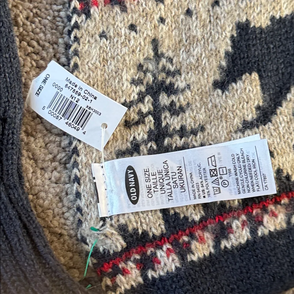 Old Navy Two Piece Hat/Scarf Set SIZE OS - Image 4