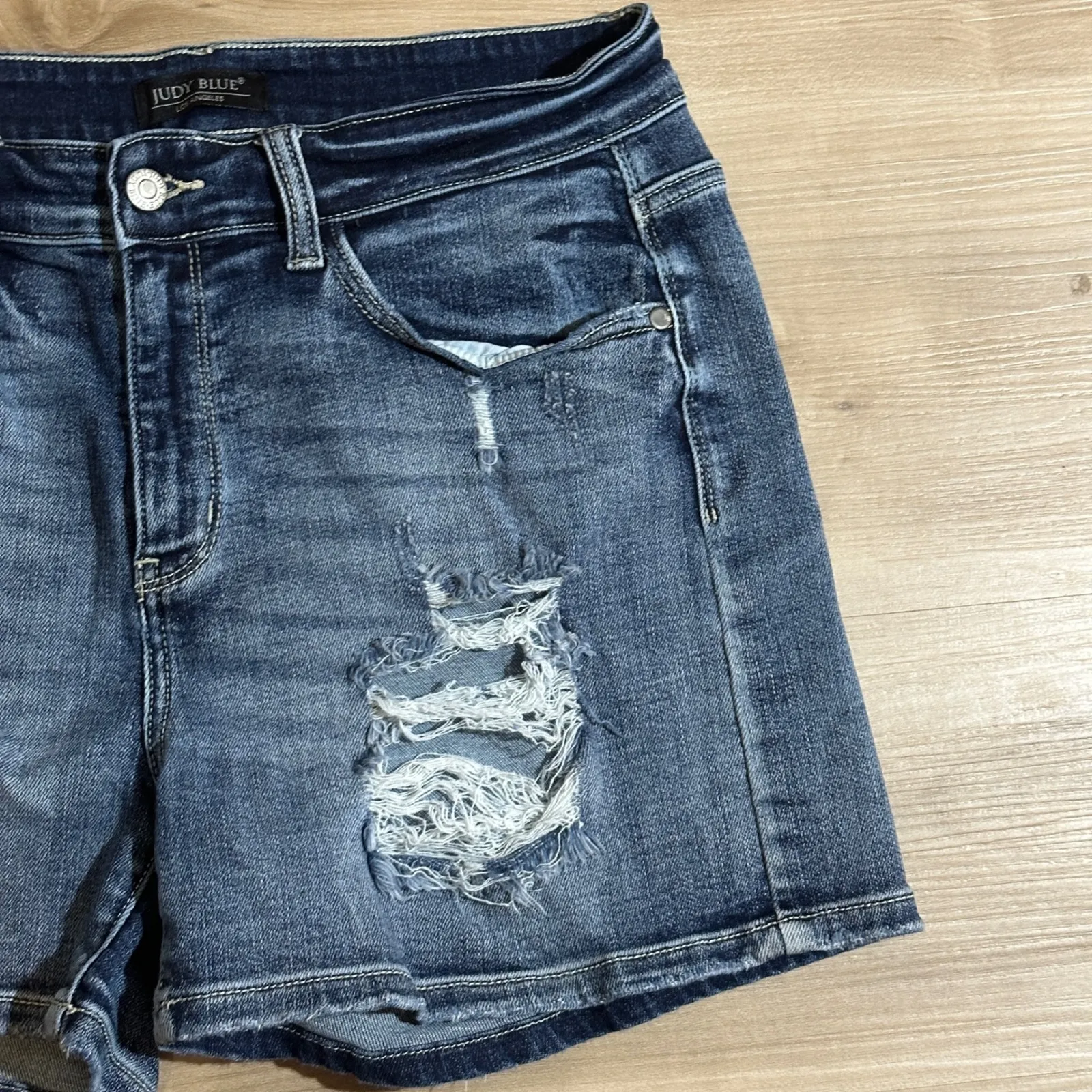 Judy Blue Mid Rise Distressed Destroyed Jean Shorts JB15208MD Size XL - Image 3