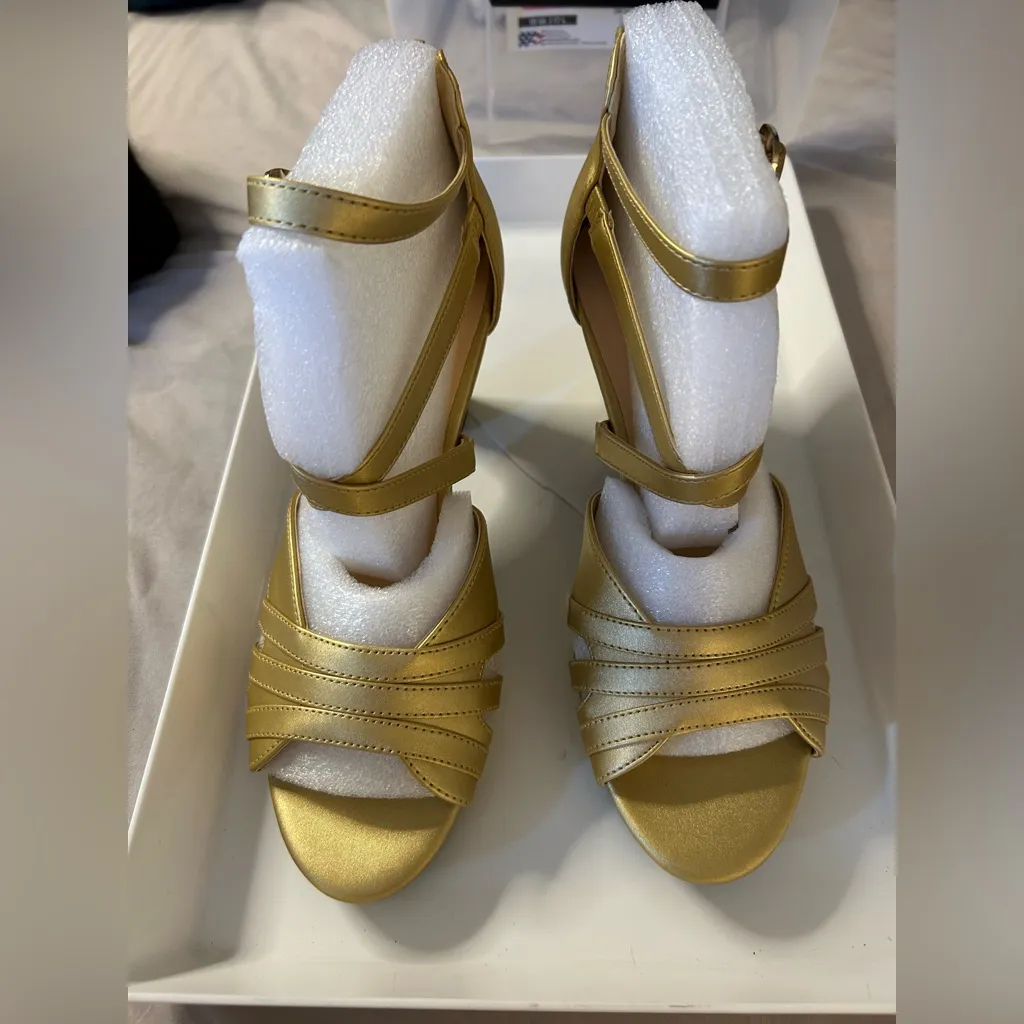 NEW Easy Street Gold Crissa Padded Insole Heeled Sandal 7.5 $70 - Image 4
