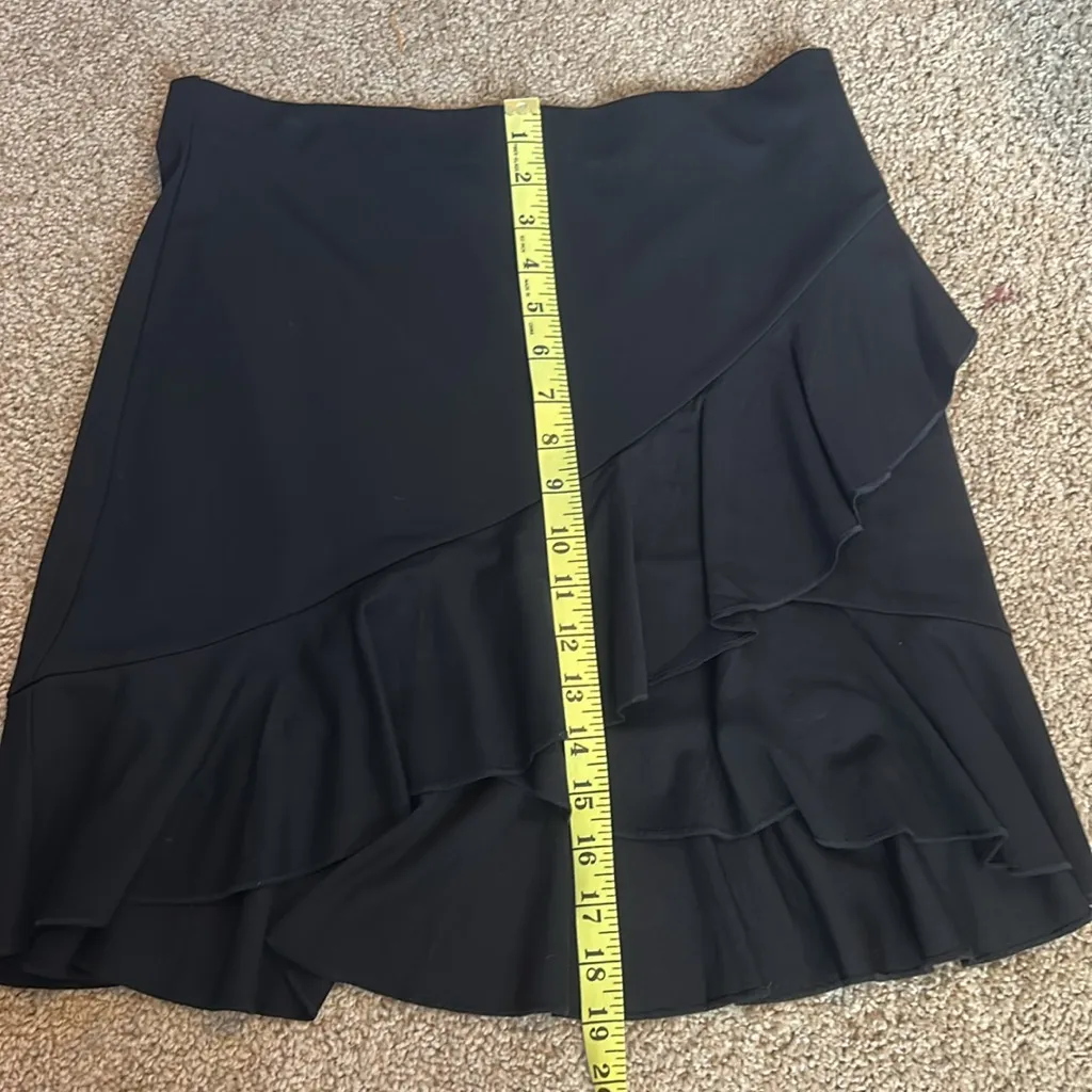 H&M Black Mini Skirt with Ruffles Size Medium - Image 4