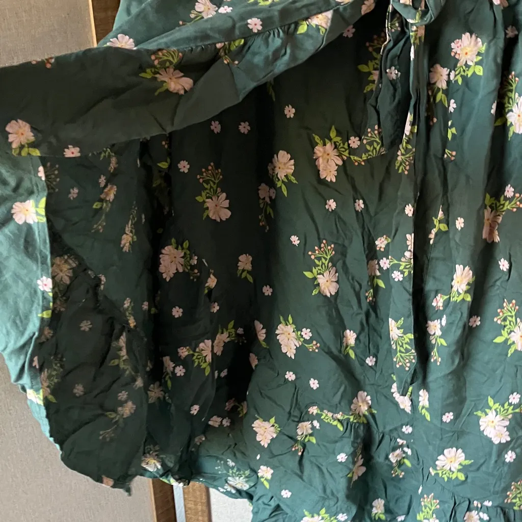 Floral Green ruffle hem Skirt Size undefined - Image 4