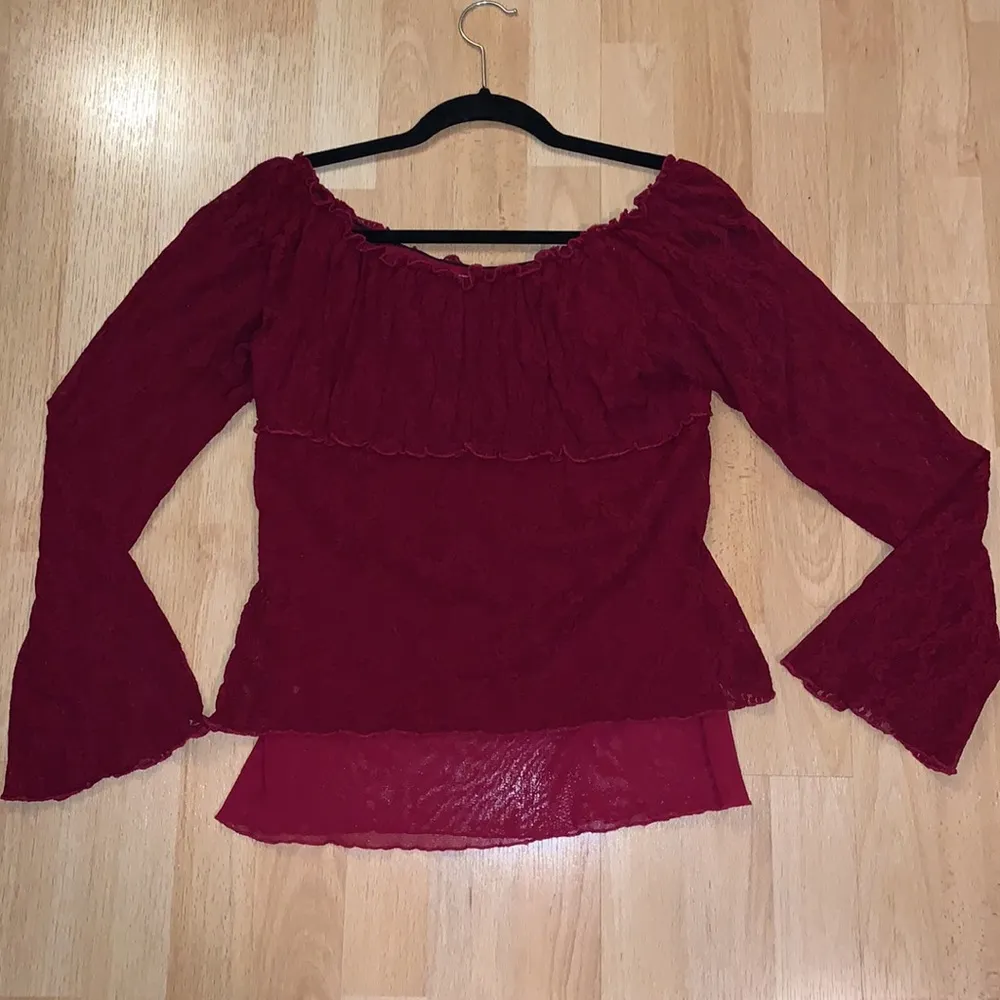 Karen Kane Layered Lace Bell Sleeve Berry Top - Image 5