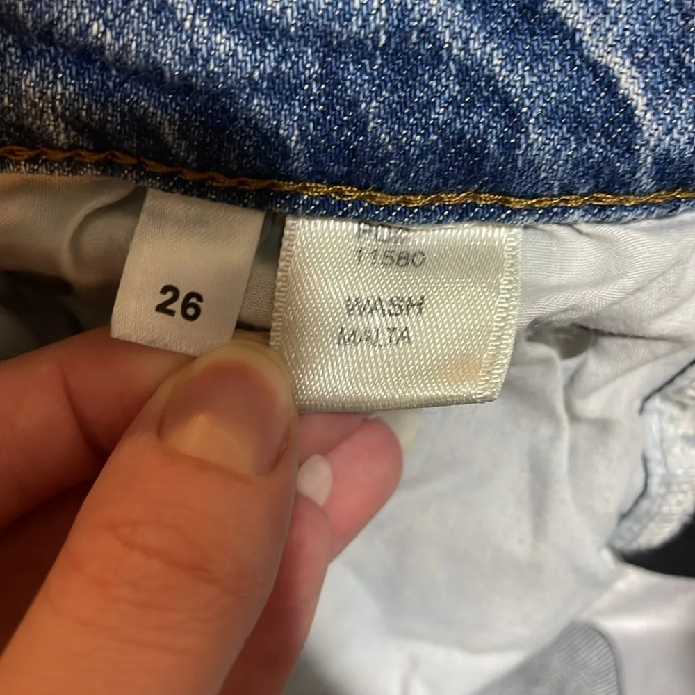 Reformation Liza Button Fly High Waist Raw Hem Malta Wash Jeans Size 26 - Image 5