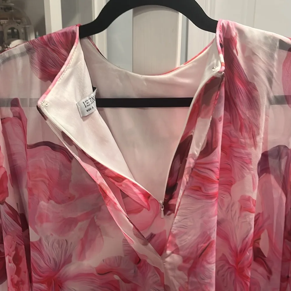 MAC DUGGAL (NWT) Pink Floral Print High Neck Ruffle Hem Cape Mini Dress, Size 0 - Image 9