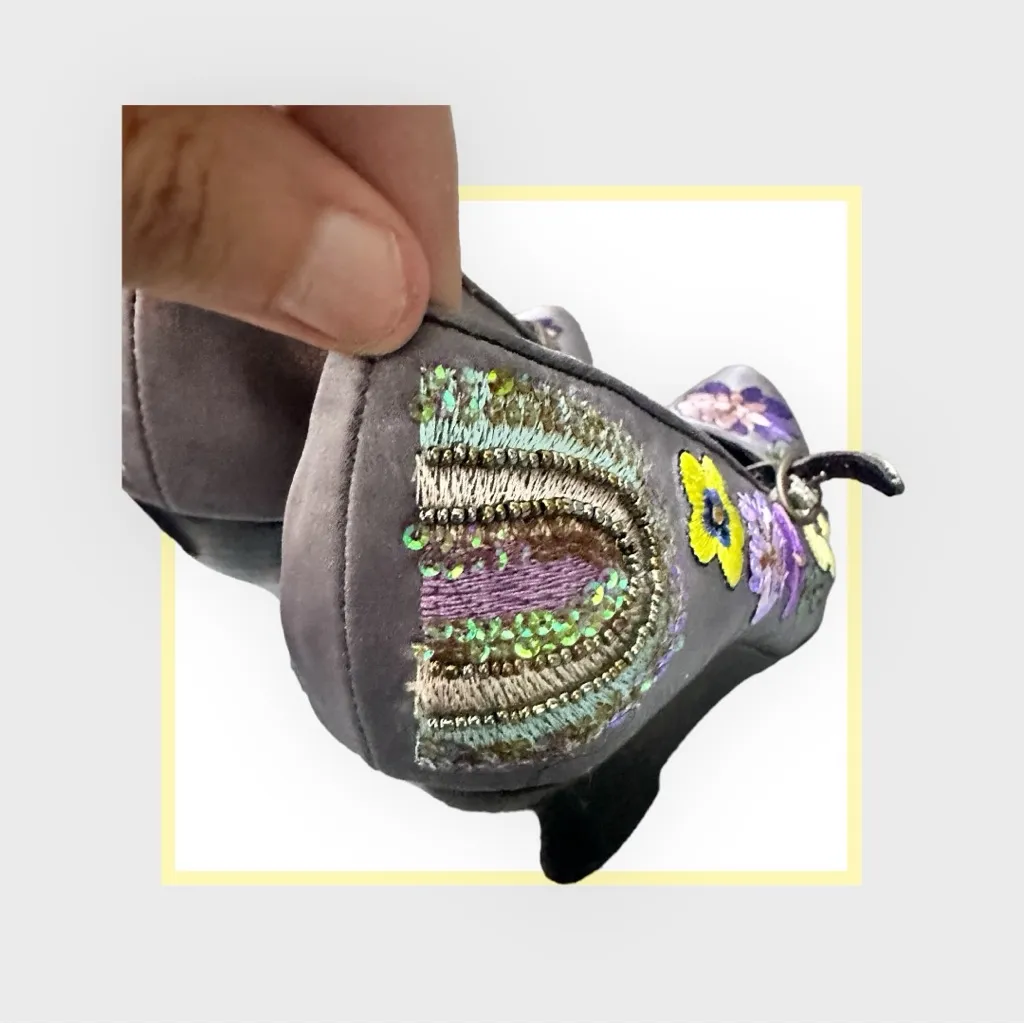 Funky Embellished Gray Satin Boho Charm Wedges 8.5 - Image 11