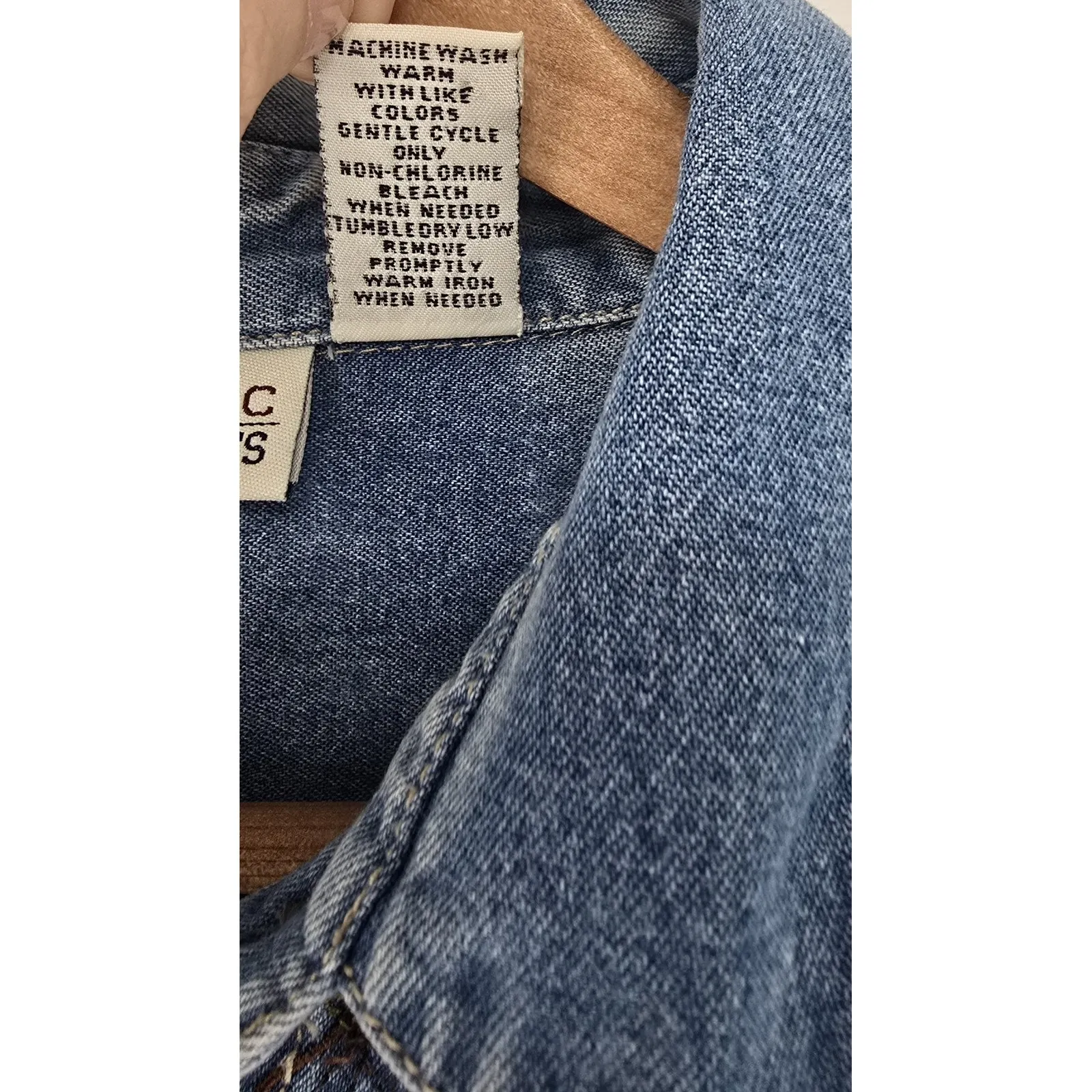 Classic Elements Womens Denim Shirt Large Floral Leaf Embroidered Button‎ Up - Image 3