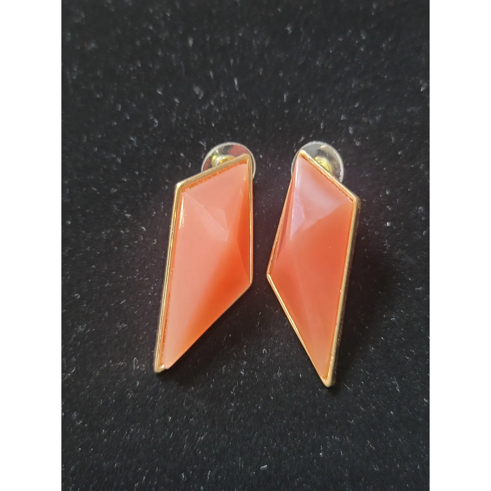 Women's Statement Necklace and Earrings Set Coral Orange Geometric Gold Tone - Image 7