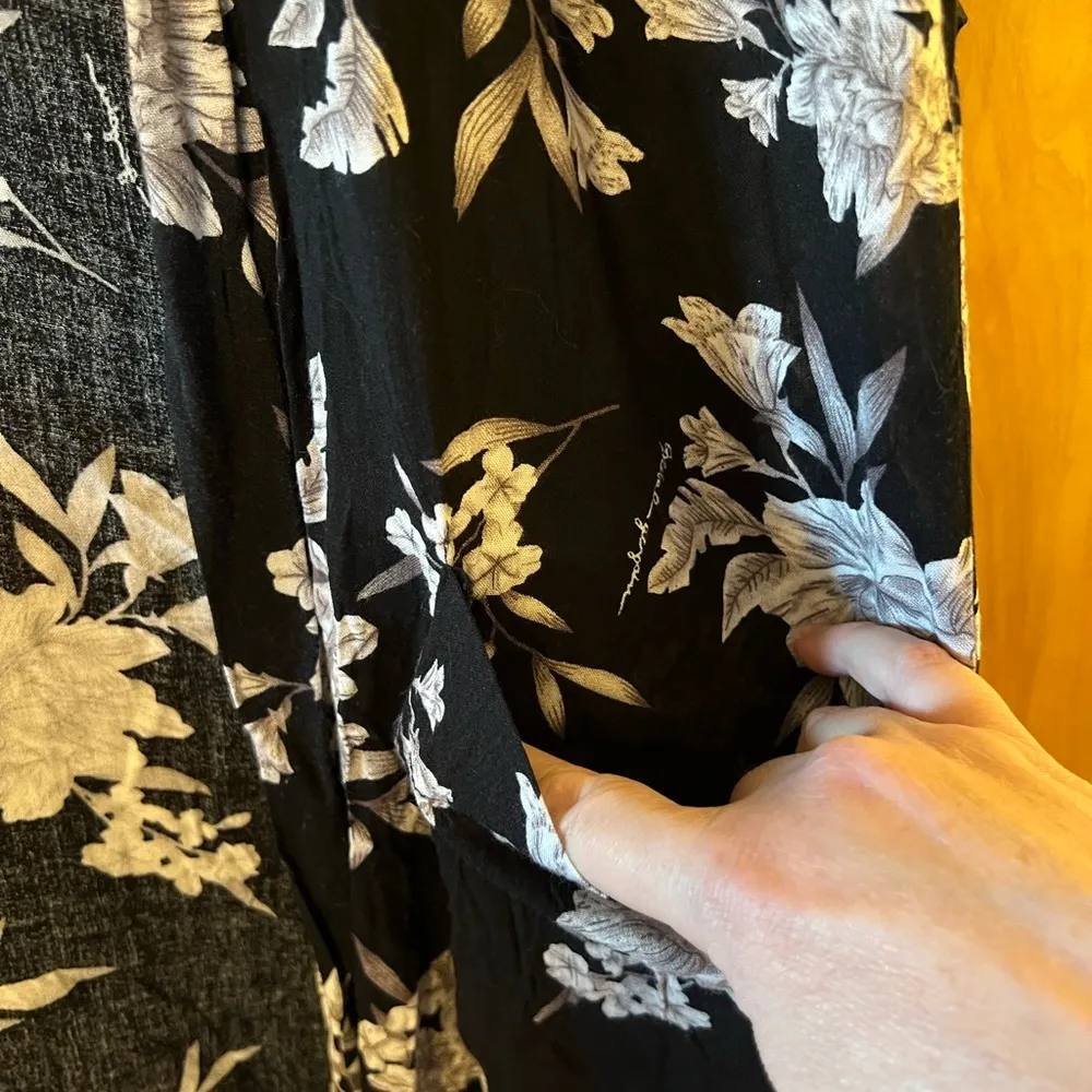 SPIRITUAL GANGSTER Black and White Floral Print Maya Kimono One Size - Image 8