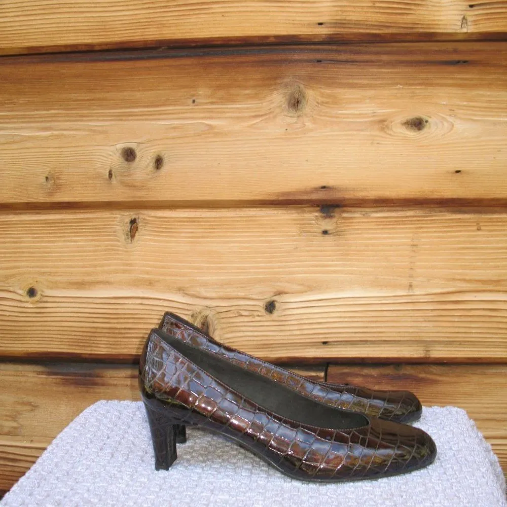 Stuart Weitzman Patent Faux Croc Pumps Heels Shoes - Image 4