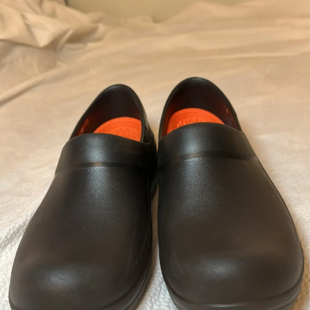 CROCS Lite Ride Black non skid slip on shoe women's 9 - Image 2