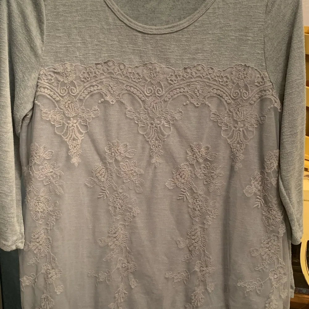 🌻🌻🌻3 for 12🌻🌻🌻Ladies Pullover Top - Image 2