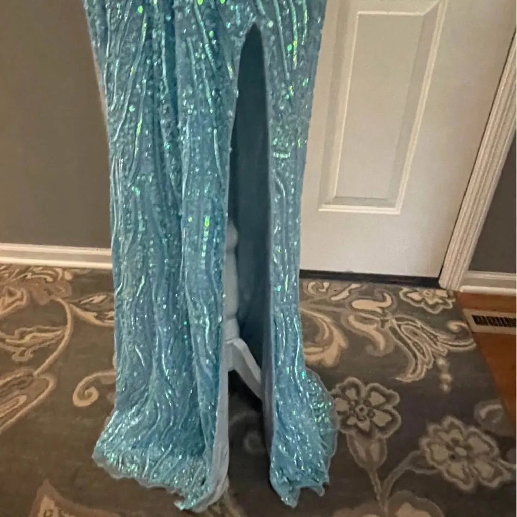 Elegant Blue Sequin Evening Gown Size 10 - Image 3