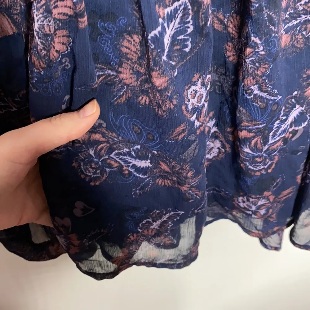 Knox Rose navy floral print sheep boho blouse with lace up detail size M - Image 7