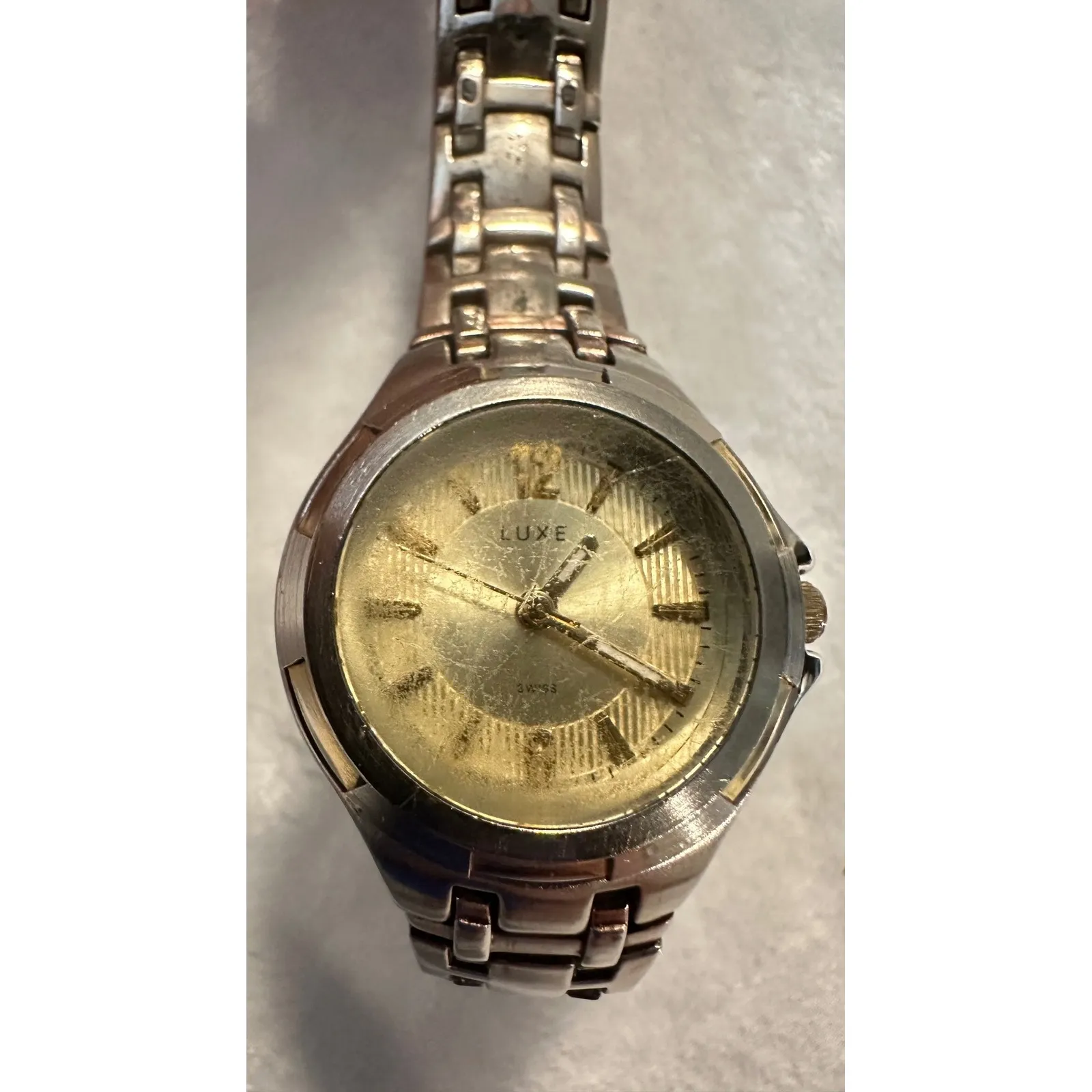 Luxe  Swiss Quartz Women's Silver Tone‎ Analog Watch Elegant Timepiece - Image 6