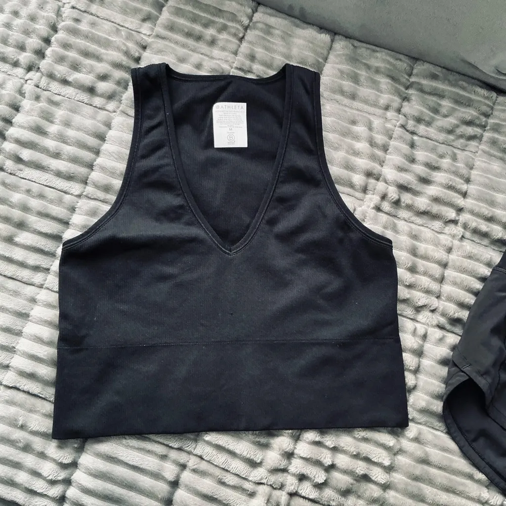 Lululemon shorts+ Athleta sport top 🖤🩷 - Image 9