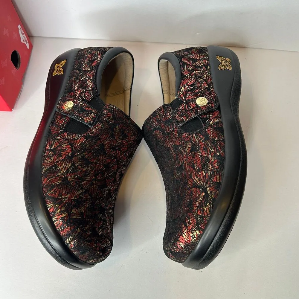 New Alegria Kara Comfort Clog Shoes Womens DRAMA Red black gold - Image 3