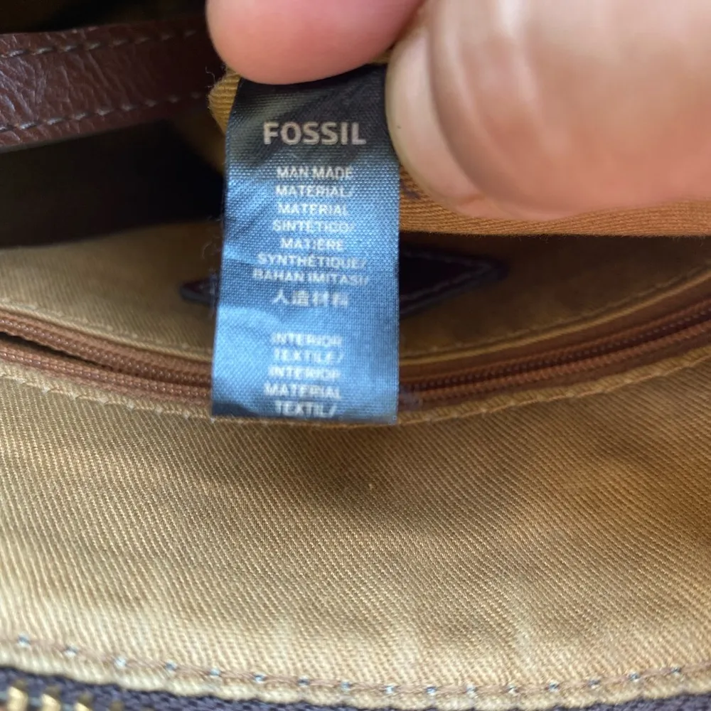 Fossil Crossbody - Image 8