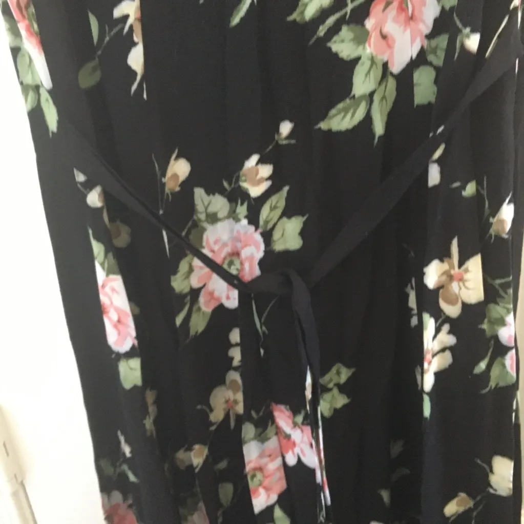 Scarlett FINAL MARKDOWN Ladies’  Button-front Dress (9/10) - Image 4