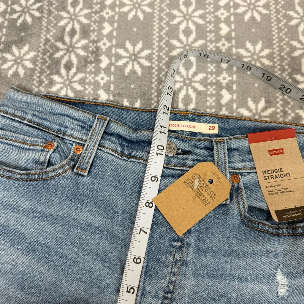 NWT‎ Levi's Women's Wedgie Straight Distressed Ripped Jeans Size 29 x 28 - Image 11