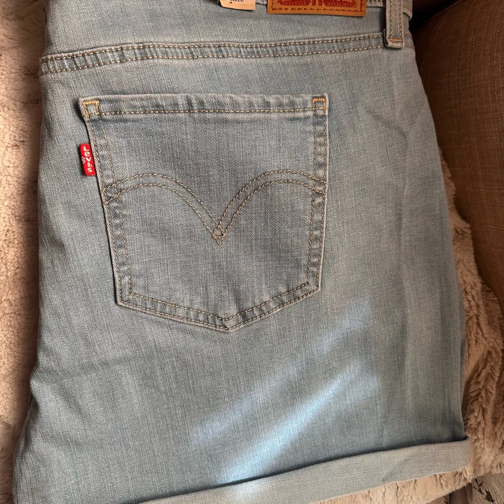 Levi's Mid Length Denim Shorts in Light Blue - Image 4