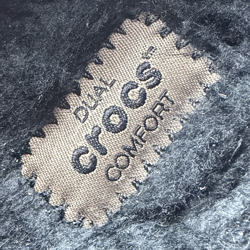 CROCS Black Floral size 7 women’s Clogs fur inside - Image 8