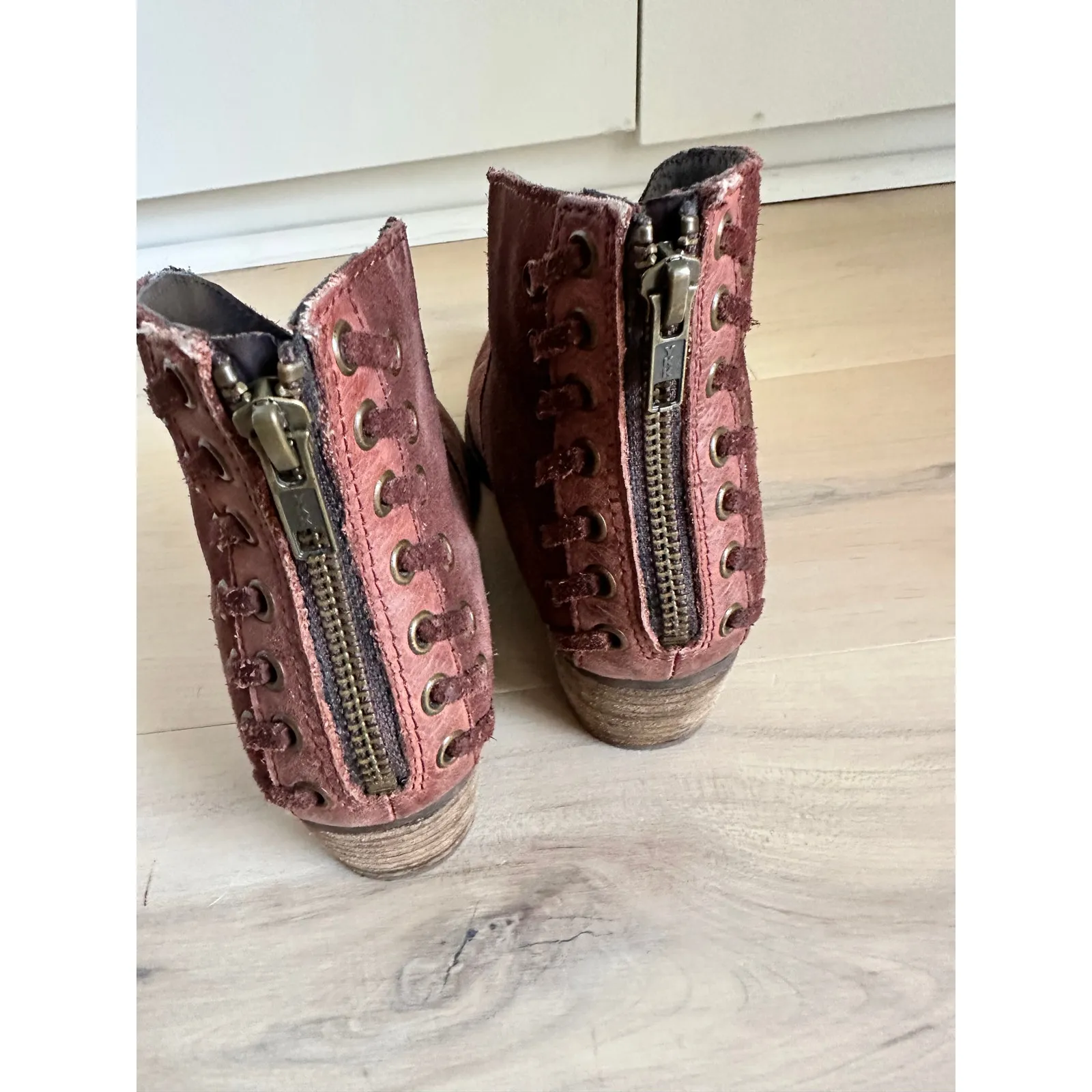 Journee Signature Womens Arika Booties Suede Size 7.5 Fall Boots Western Brown - Image 5