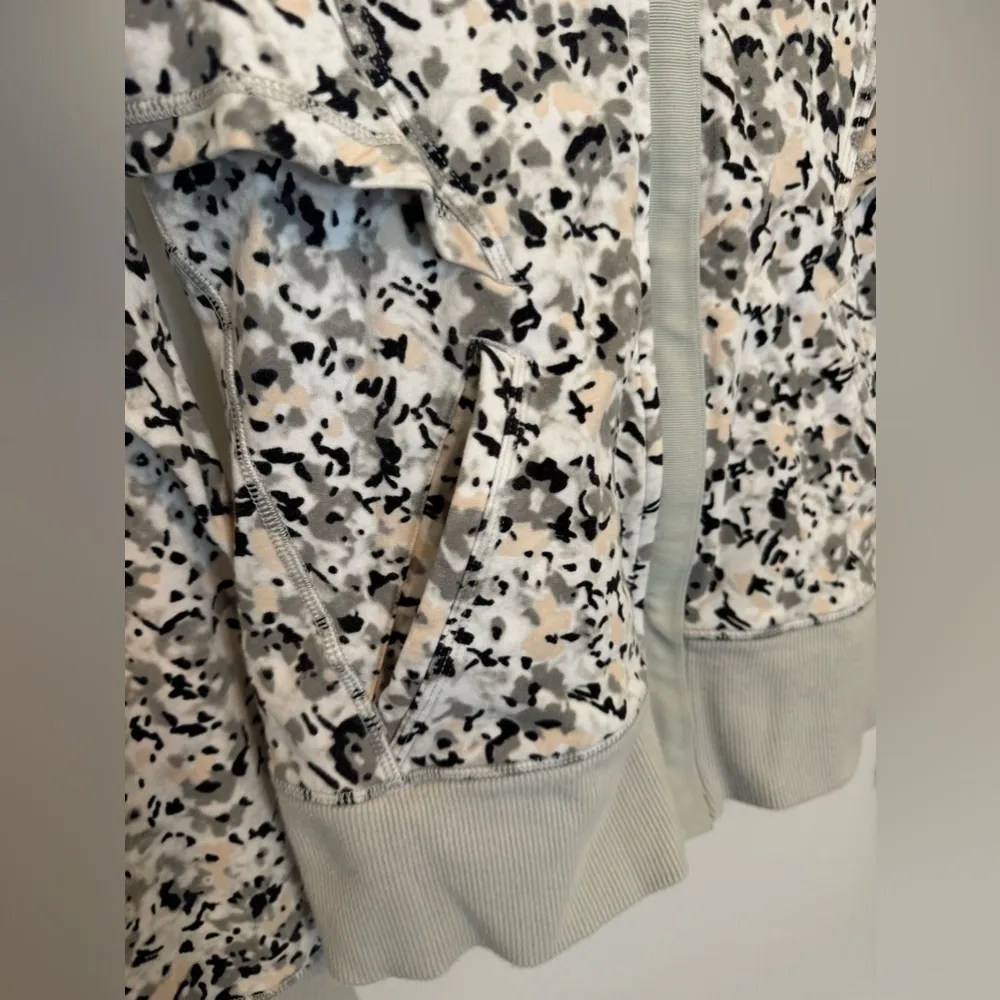 lululemon athletica Asana Zip Up Jacket Size 6 - Image 3