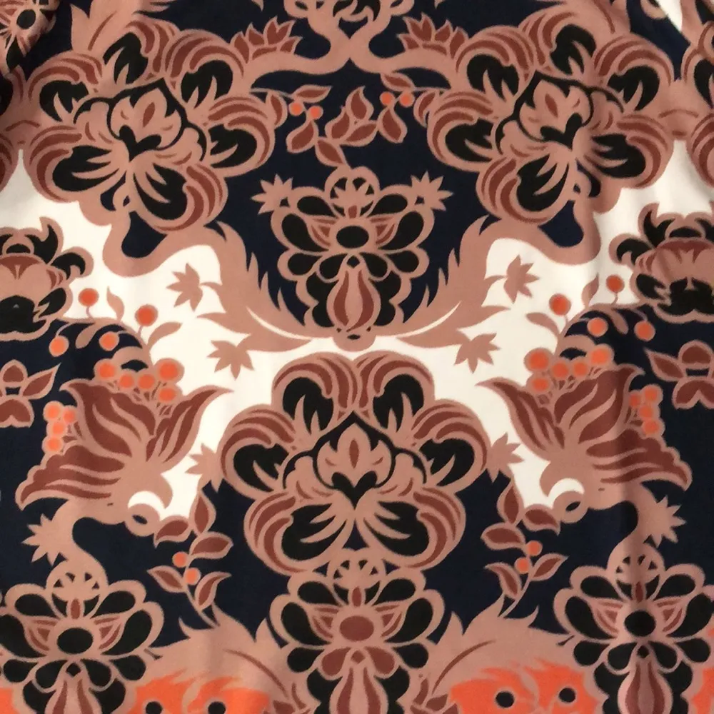 Tracy Negoshian Bell Sleeved Top Sz L - Image 2