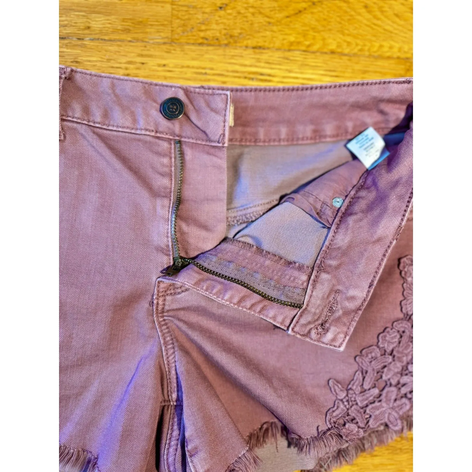 Altar'd State Women's Crochet Floral Boho Mauve Shorts with Frayed Hem Size 27 - Image 6