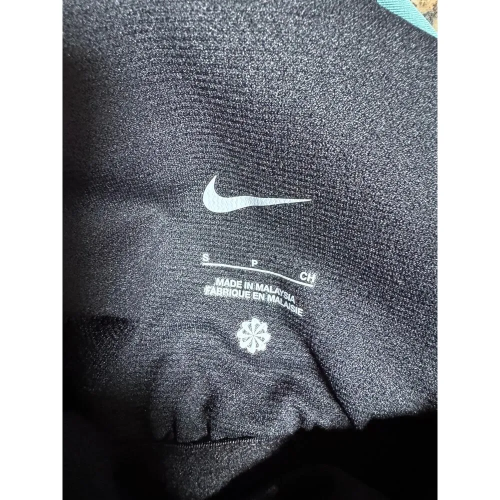 Nike V-Neck Stripe One-Piece Swimsuit size small (new) - Image 5