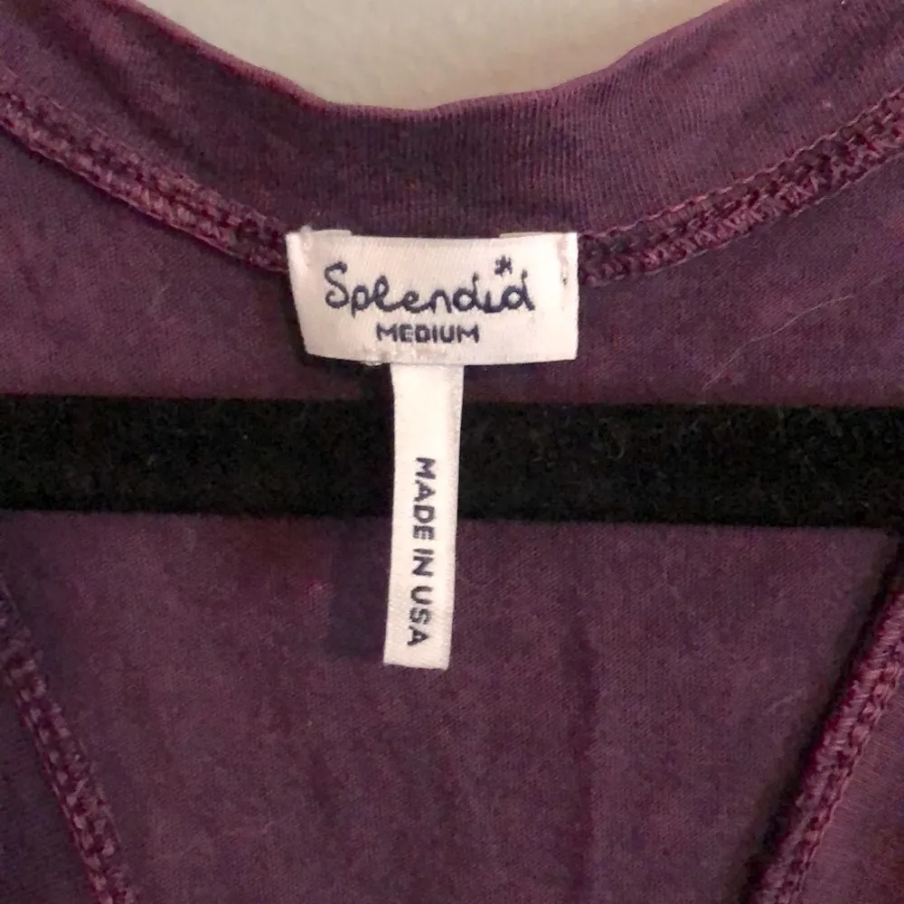 Splendid v neck wave tank M purple - Image 4