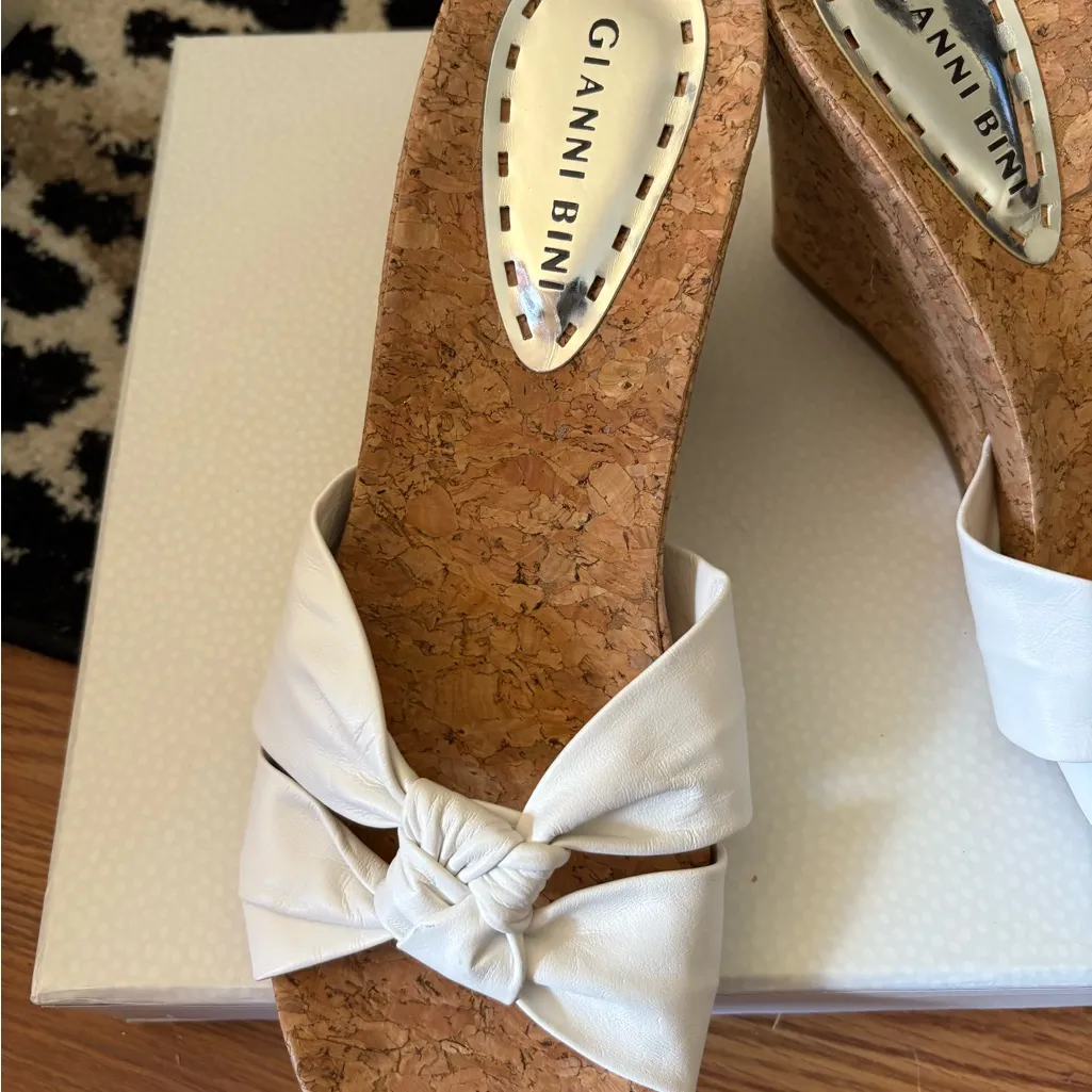 Gianni Bini White Knot Sandals - Image 5