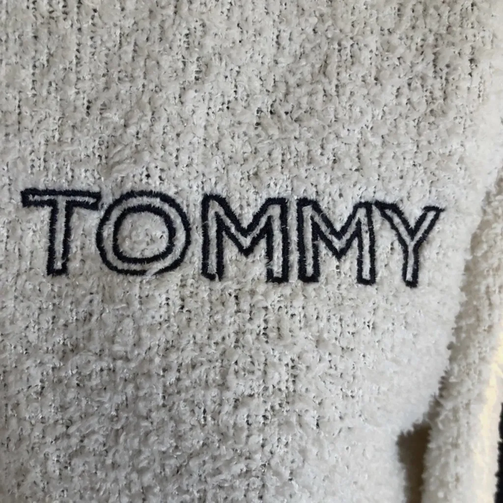 Tommy Hilfiger Cream & Navy Hoodie Sweater - Image 5