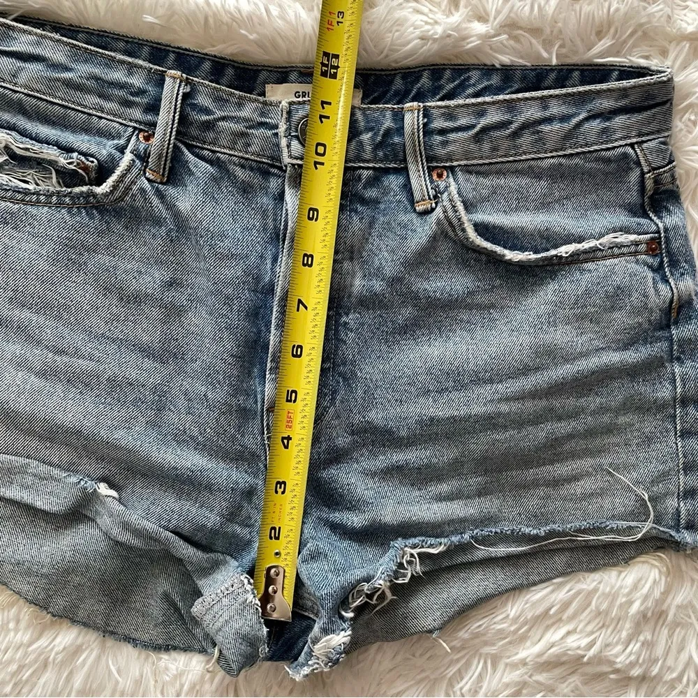 GRLFRND Jourdan denim cutoff shorts in get close - Image 5